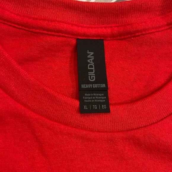 NWOT Unisex St. John’s University Men’s Basketball Tshirt - Picture 4 of 6